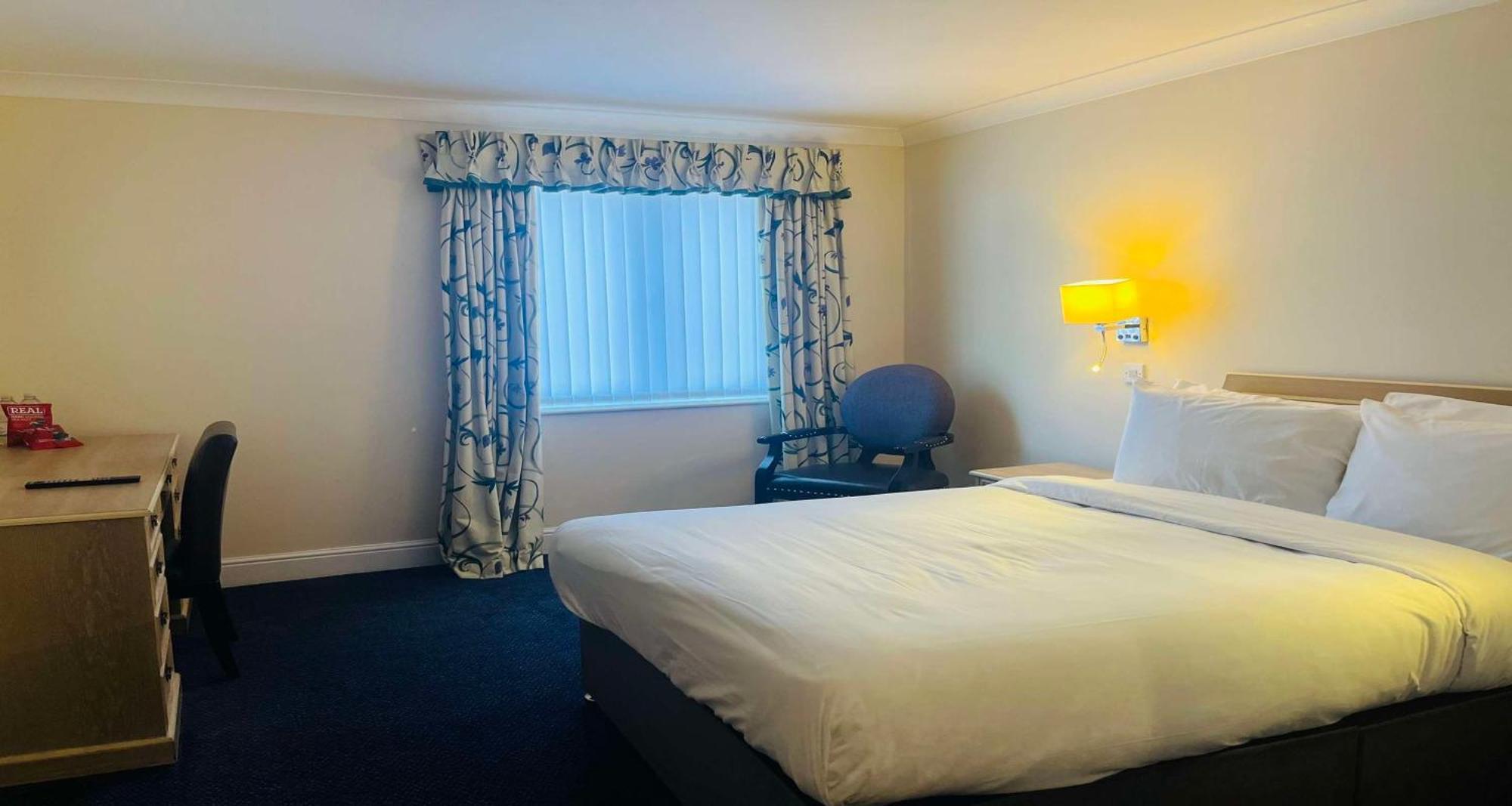 Best Western Reading Calcot Hotel Exterior foto